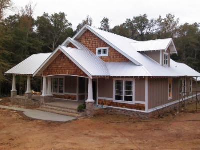 House with white Galvalume roofing